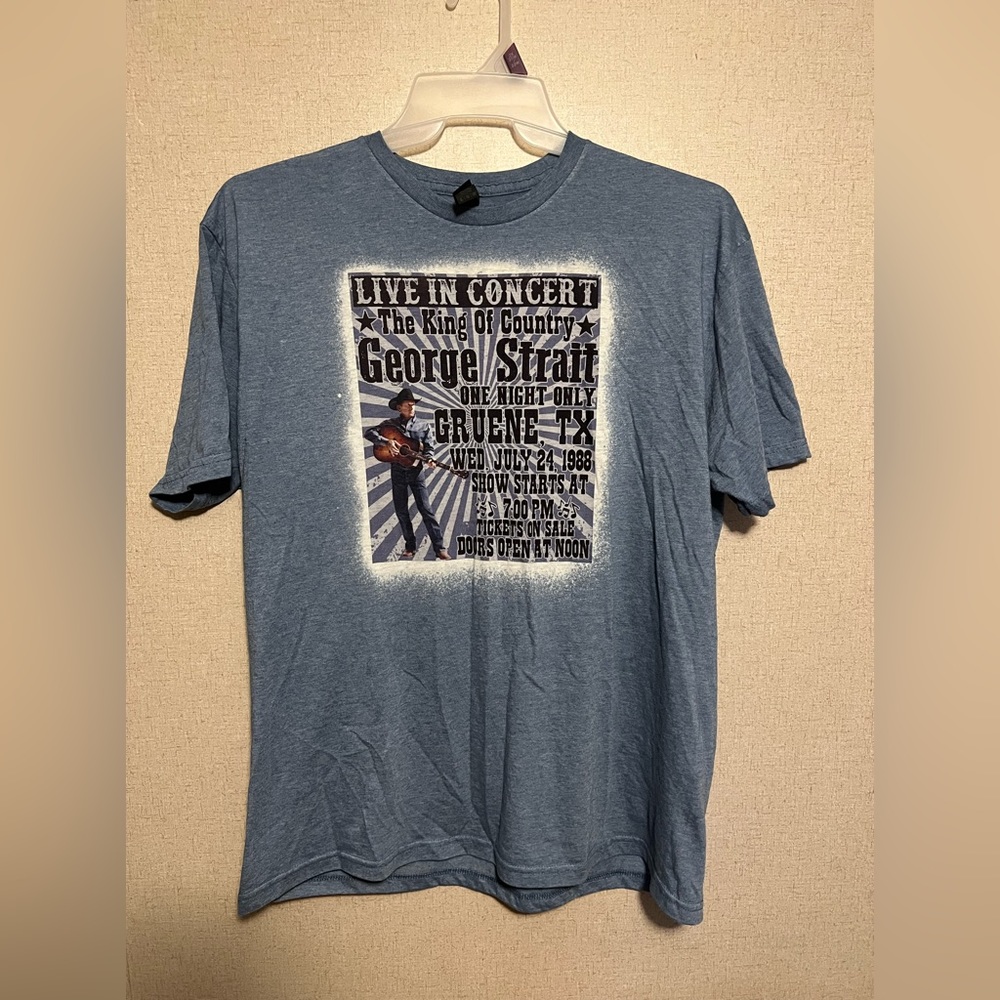 The King of country, George Strait tee shirt.